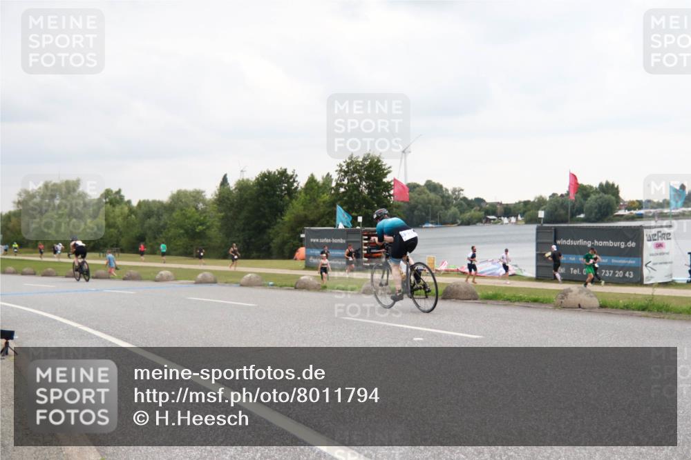 21.06.2025 - 27. Vierlanden-Triathlon H.Heesch http://msf.ph/oto/8011794 15.06.2025 13:11:07 Radfahren 1230 meine-sportfotos.de