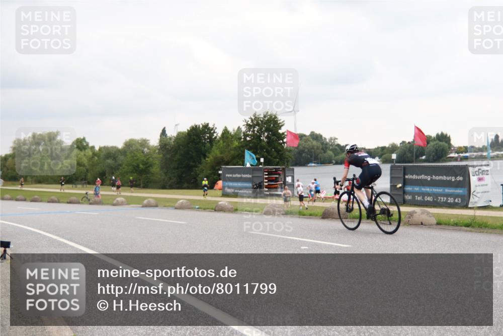 21.06.2025 - 27. Vierlanden-Triathlon H.Heesch http://msf.ph/oto/8011799 15.06.2025 13:11:27 Radfahren 1170 meine-sportfotos.de