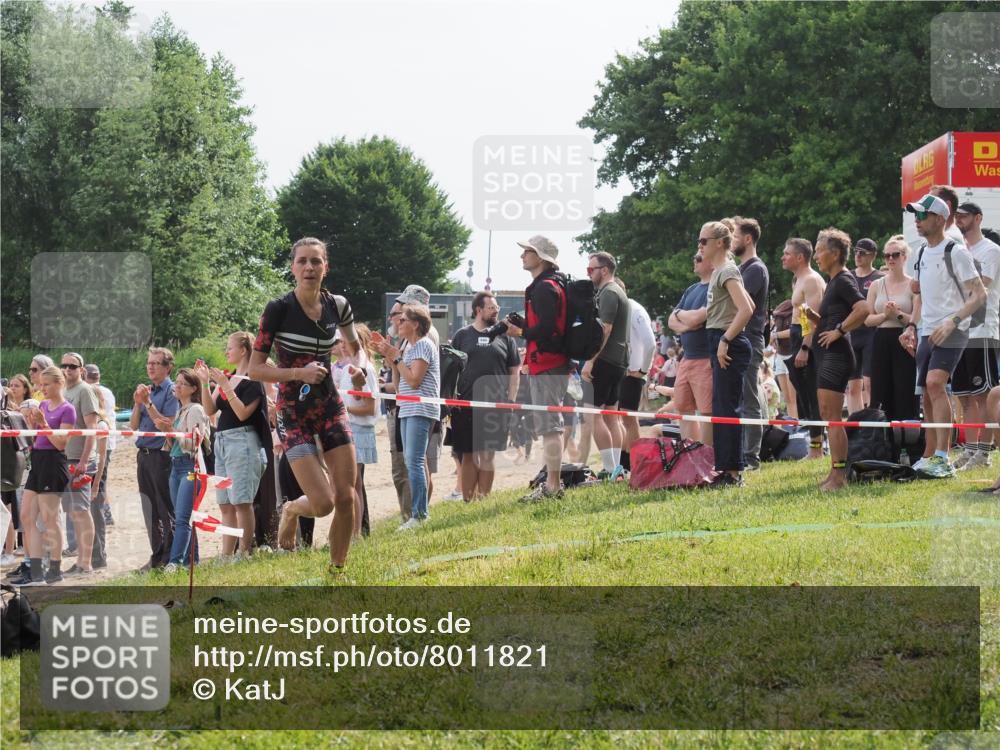 15.06.2025 - 27. Vierlanden-Triathlon KatJ http://msf.ph/oto/8011821 15.06.2025 10:13:50 Schwimmen 490, 513, 540, 545, 585, 622 meine-sportfotos.de