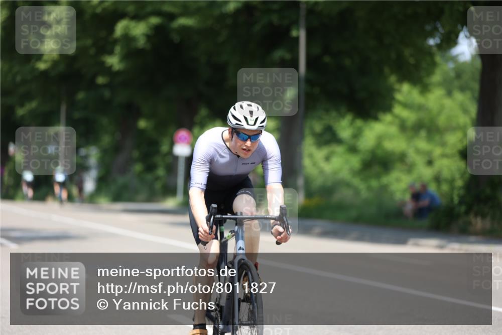 15.06.2025 - 7 Türme Triathlon Yannick Fuchs http://msf.ph/oto/8011827 15.06.2025 12:46:14 Radfahren 489, 501 meine-sportfotos.de
