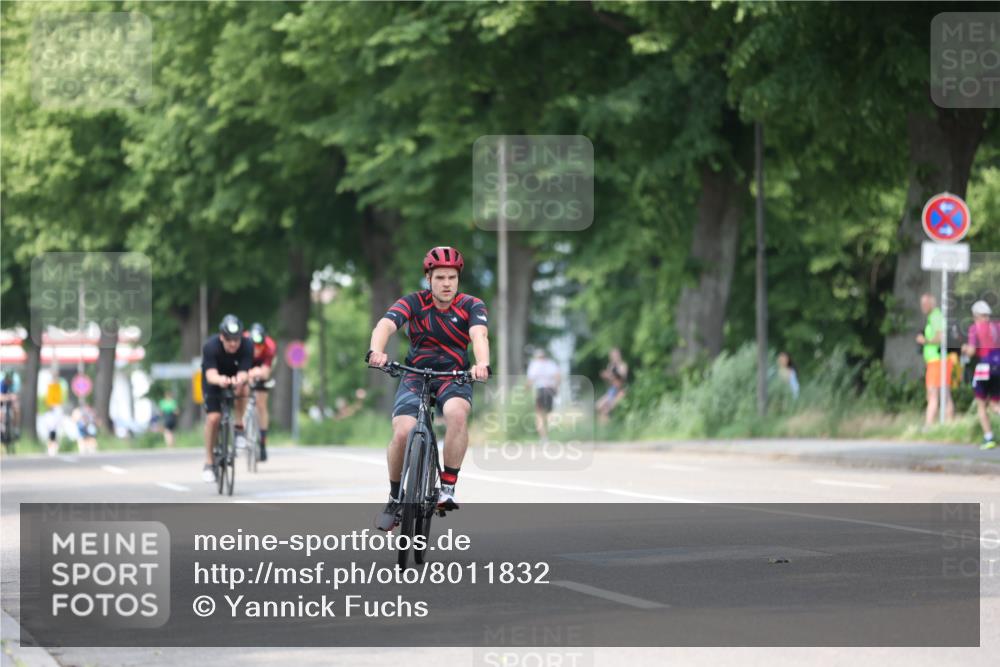 15.06.2025 - 7 Türme Triathlon Yannick Fuchs http://msf.ph/oto/8011832 15.06.2025 13:26:39 Radfahren 400, 667, 719 meine-sportfotos.de