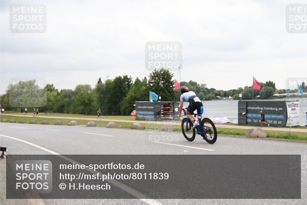 21.06.2025 - 27. Vierlanden-Triathlon H.Heesch http://msf.ph/oto/8011839 15.06.2025 13:12:12 Radfahren 1190 meine-sportfotos.de