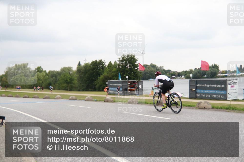 21.06.2025 - 27. Vierlanden-Triathlon H.Heesch http://msf.ph/oto/8011868 15.06.2025 13:12:47 Radfahren 1164 meine-sportfotos.de