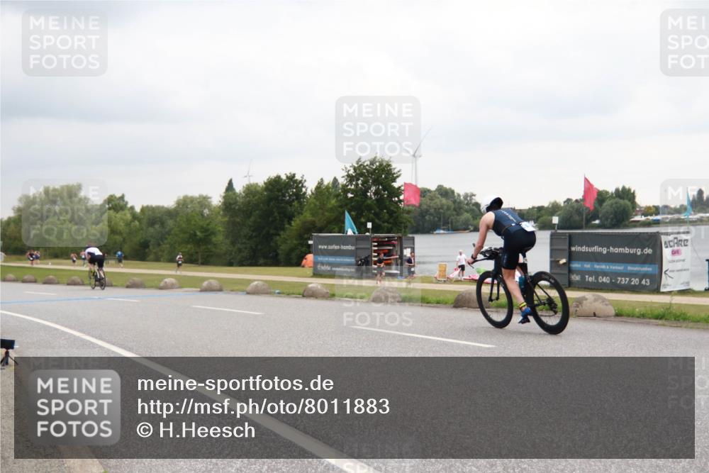 21.06.2025 - 27. Vierlanden-Triathlon H.Heesch http://msf.ph/oto/8011883 15.06.2025 13:12:48 Radfahren 1164 meine-sportfotos.de