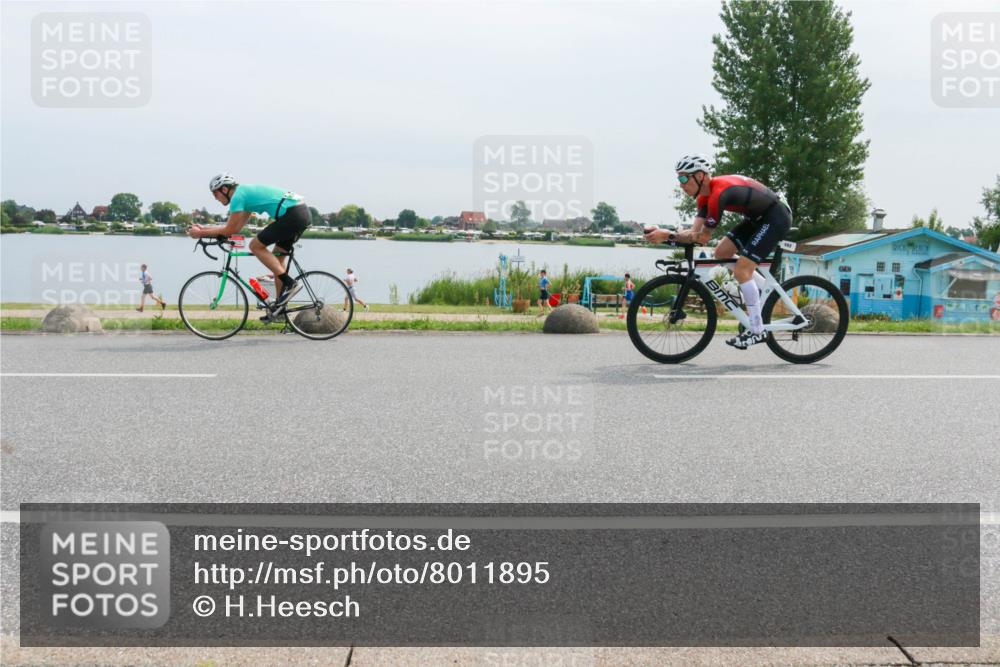 15.06.2025 - 27. Vierlanden-Triathlon H.Heesch http://msf.ph/oto/8011895 15.06.2025 11:05:10 Radfahren 231, 246, 588, 692, 733 meine-sportfotos.de