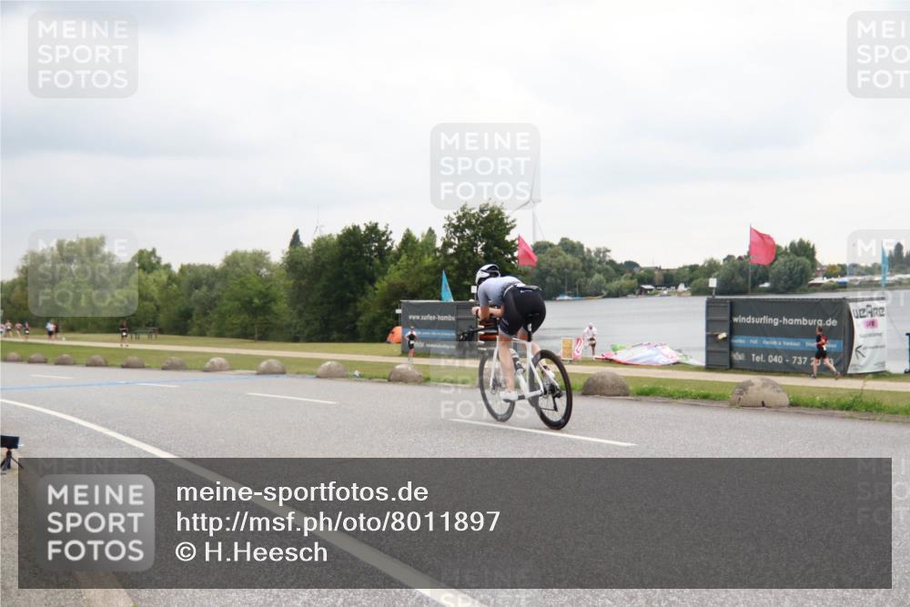 21.06.2025 - 27. Vierlanden-Triathlon H.Heesch http://msf.ph/oto/8011897 15.06.2025 13:12:55 Radfahren 1164, 1167, 1189 meine-sportfotos.de