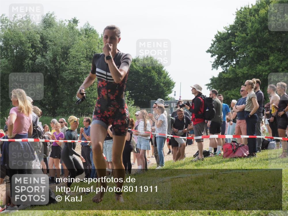 15.06.2025 - 27. Vierlanden-Triathlon KatJ http://msf.ph/oto/8011911 15.06.2025 10:13:52 Schwimmen 490, 513, 540, 545, 622 meine-sportfotos.de