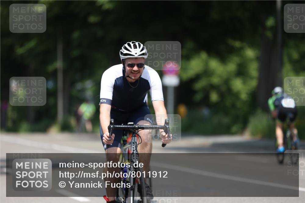 15.06.2025 - 7 Türme Triathlon Yannick Fuchs http://msf.ph/oto/8011912 15.06.2025 12:46:23 Radfahren 412, 477, 566 meine-sportfotos.de