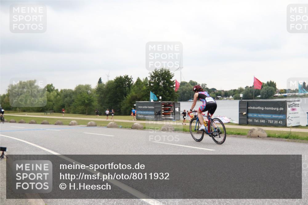21.06.2025 - 27. Vierlanden-Triathlon H.Heesch http://msf.ph/oto/8011932 15.06.2025 13:13:10 Radfahren 1217 meine-sportfotos.de