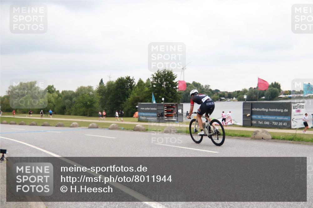 21.06.2025 - 27. Vierlanden-Triathlon H.Heesch http://msf.ph/oto/8011944 15.06.2025 13:13:22 Radfahren 1191 meine-sportfotos.de