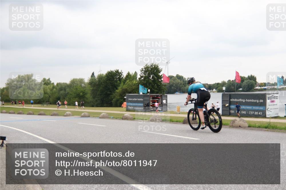 21.06.2025 - 27. Vierlanden-Triathlon H.Heesch http://msf.ph/oto/8011947 15.06.2025 13:13:26 Radfahren 1173, 1191, 1225 meine-sportfotos.de