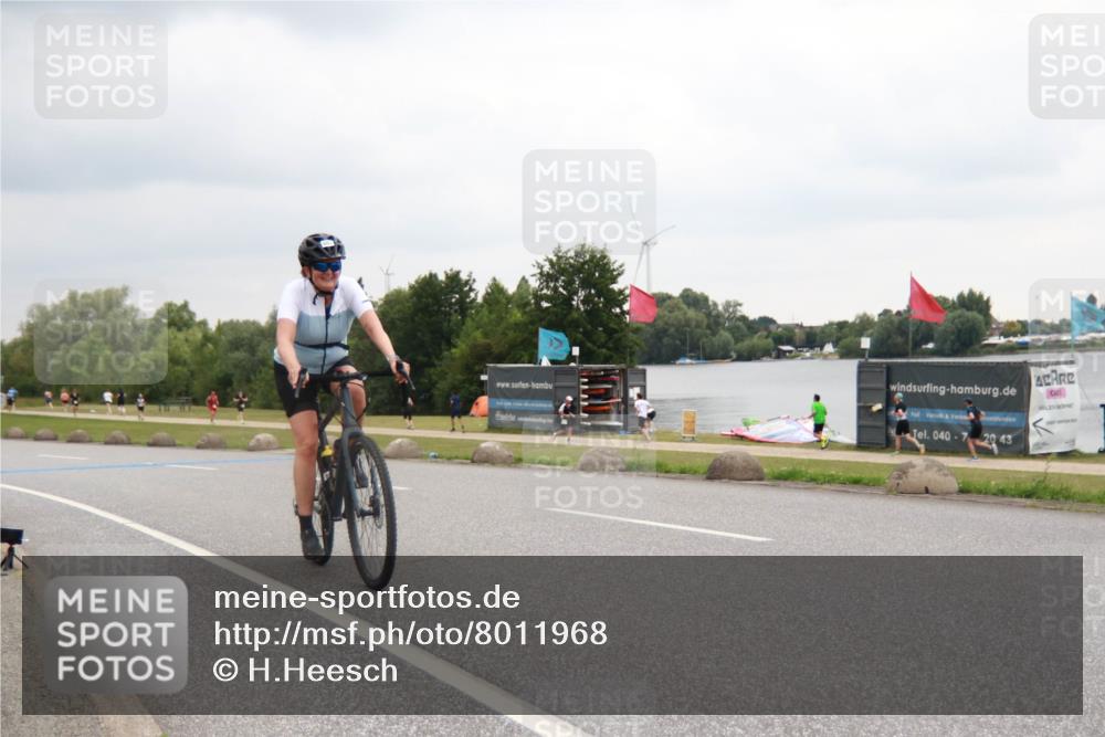 21.06.2025 - 27. Vierlanden-Triathlon H.Heesch http://msf.ph/oto/8011968 15.06.2025 13:13:34 Radfahren 883, 884, 1200, 1225 meine-sportfotos.de