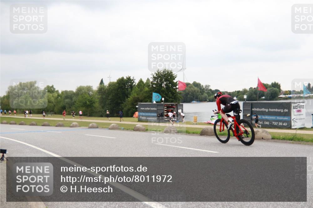 21.06.2025 - 27. Vierlanden-Triathlon H.Heesch http://msf.ph/oto/8011972 15.06.2025 13:13:35 Radfahren 883, 884, 1200 meine-sportfotos.de