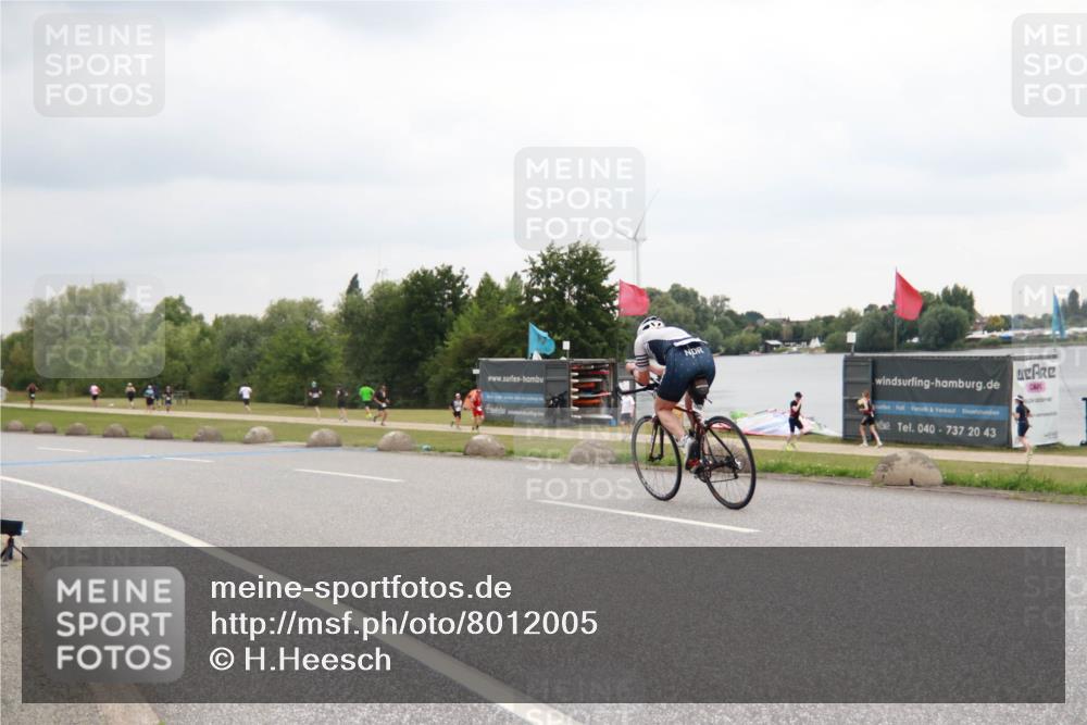 21.06.2025 - 27. Vierlanden-Triathlon H.Heesch http://msf.ph/oto/8012005 15.06.2025 13:13:46 Radfahren 1172, 1218 meine-sportfotos.de