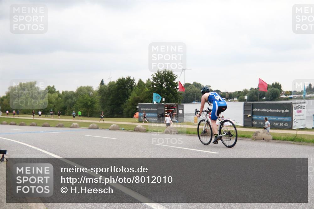 21.06.2025 - 27. Vierlanden-Triathlon H.Heesch http://msf.ph/oto/8012010 15.06.2025 13:13:53 Radfahren 1175, 1205 meine-sportfotos.de