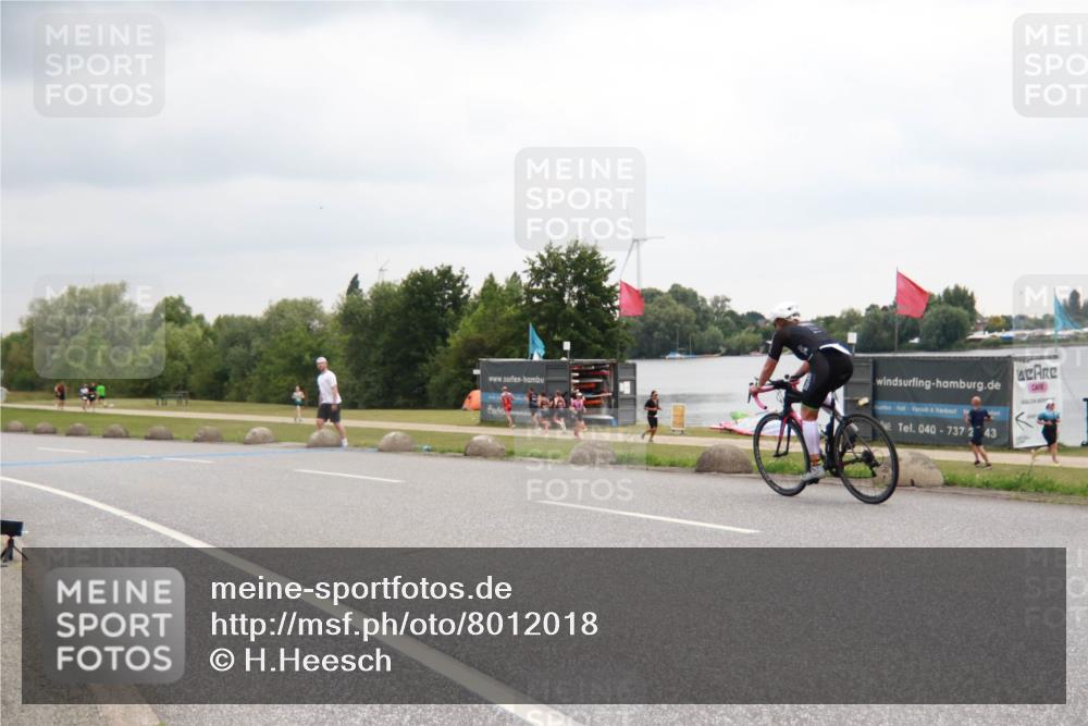 21.06.2025 - 27. Vierlanden-Triathlon H.Heesch http://msf.ph/oto/8012018 15.06.2025 13:14:11 Radfahren 1215 meine-sportfotos.de