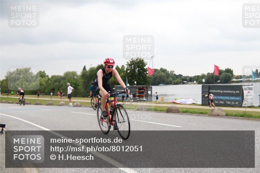 21.06.2025 - 27. Vierlanden-Triathlon H.Heesch http://msf.ph/oto/8012051 15.06.2025 13:14:17 Radfahren 1081, 1185, 1196, 1198, 1212, 1215 meine-sportfotos.de