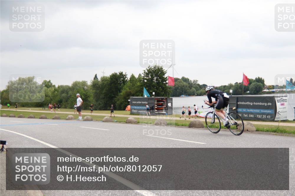 21.06.2025 - 27. Vierlanden-Triathlon H.Heesch http://msf.ph/oto/8012057 15.06.2025 13:14:20 Radfahren 1081, 1185, 1196, 1198, 1203, 1212 meine-sportfotos.de