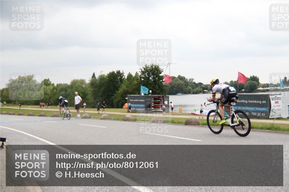 21.06.2025 - 27. Vierlanden-Triathlon H.Heesch http://msf.ph/oto/8012061 15.06.2025 13:14:21 Radfahren 1081, 1185, 1196, 1198, 1203 meine-sportfotos.de