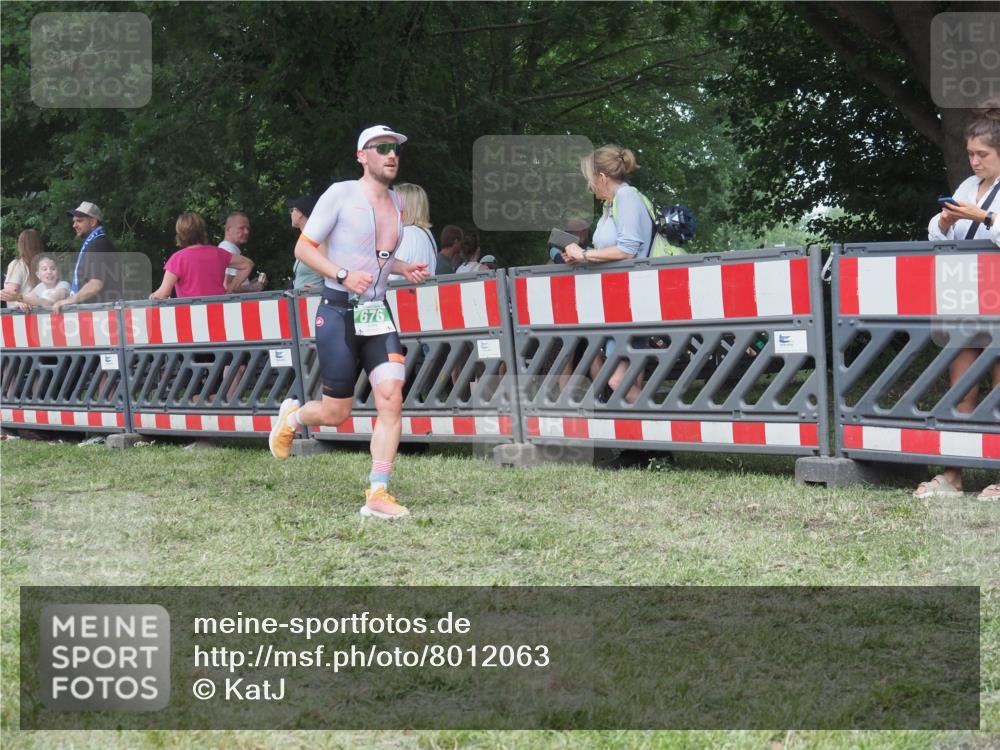 21.06.2025 - 27. Vierlanden-Triathlon KatJ http://msf.ph/oto/8012063 15.06.2025 13:07:36 Ziel 676 meine-sportfotos.de