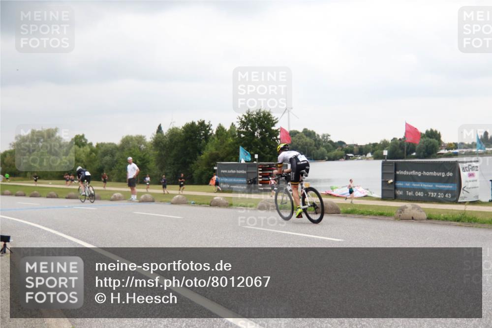 21.06.2025 - 27. Vierlanden-Triathlon H.Heesch http://msf.ph/oto/8012067 15.06.2025 13:14:21 Radfahren 1081, 1185, 1196, 1198, 1203 meine-sportfotos.de