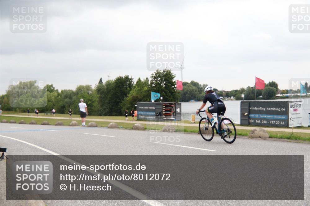 21.06.2025 - 27. Vierlanden-Triathlon H.Heesch http://msf.ph/oto/8012072 15.06.2025 13:14:36 Radfahren 1209 meine-sportfotos.de
