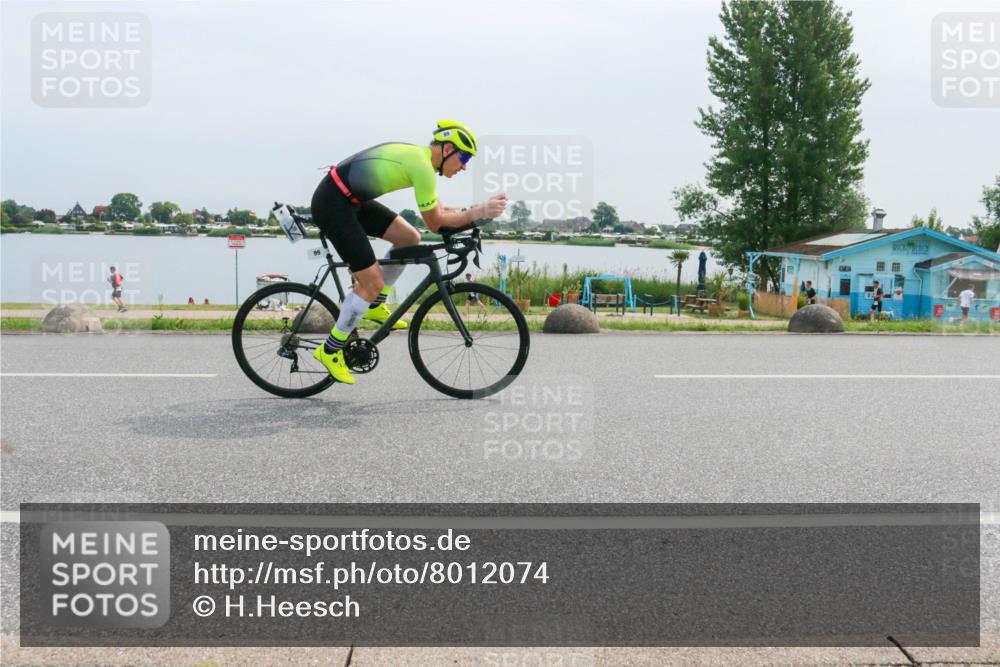 15.06.2025 - 27. Vierlanden-Triathlon H.Heesch http://msf.ph/oto/8012074 15.06.2025 11:05:36 Radfahren 99, 222, 552, 688, 718 meine-sportfotos.de