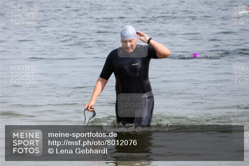 15.06.2025 - 27. Vierlanden-Triathlon Lena Gebhardt http://msf.ph/oto/8012076 15.06.2025 10:09:52 Schwimmen 466 meine-sportfotos.de
