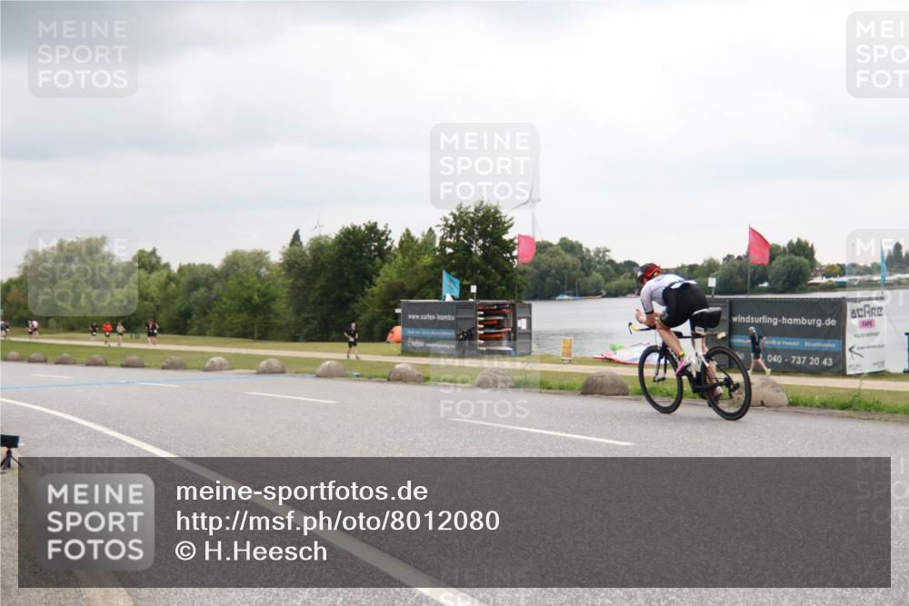 21.06.2025 - 27. Vierlanden-Triathlon H.Heesch http://msf.ph/oto/8012080 15.06.2025 13:14:47 Radfahren 1229 meine-sportfotos.de