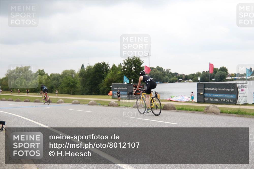 21.06.2025 - 27. Vierlanden-Triathlon H.Heesch http://msf.ph/oto/8012107 15.06.2025 13:14:50 Radfahren 1211, 1216, 1229 meine-sportfotos.de