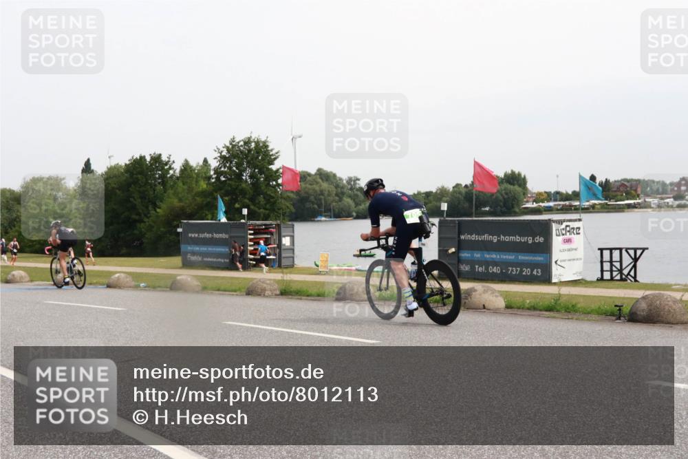 15.06.2025 - 27. Vierlanden-Triathlon H.Heesch http://msf.ph/oto/8012113 15.06.2025 11:06:14 Radfahren 206, 220, 223, 697, 705, 760 meine-sportfotos.de