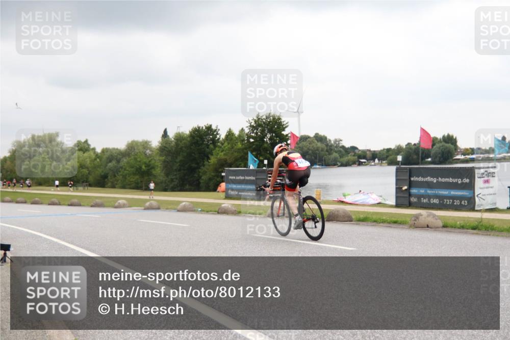 21.06.2025 - 27. Vierlanden-Triathlon H.Heesch http://msf.ph/oto/8012133 15.06.2025 13:15:40 Radfahren 1181 meine-sportfotos.de