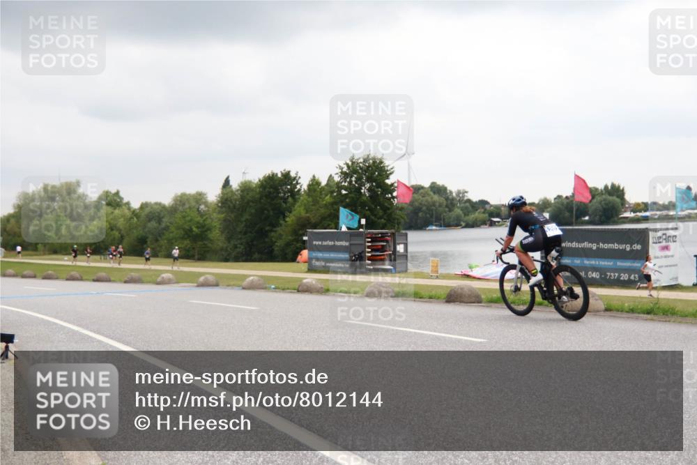 21.06.2025 - 27. Vierlanden-Triathlon H.Heesch http://msf.ph/oto/8012144 15.06.2025 13:15:50 Radfahren  meine-sportfotos.de