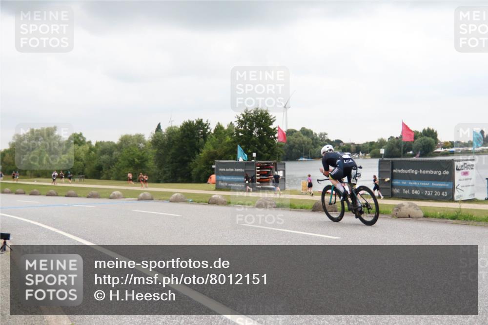21.06.2025 - 27. Vierlanden-Triathlon H.Heesch http://msf.ph/oto/8012151 15.06.2025 13:16:39 Radfahren 1213 meine-sportfotos.de