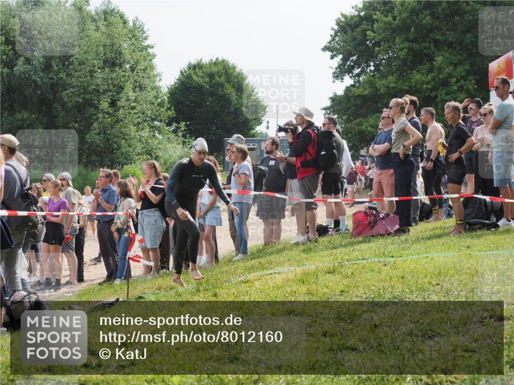 15.06.2025 - 27. Vierlanden-Triathlon KatJ http://msf.ph/oto/8012160 15.06.2025 10:14:01 Schwimmen 472, 475, 490, 540 meine-sportfotos.de
