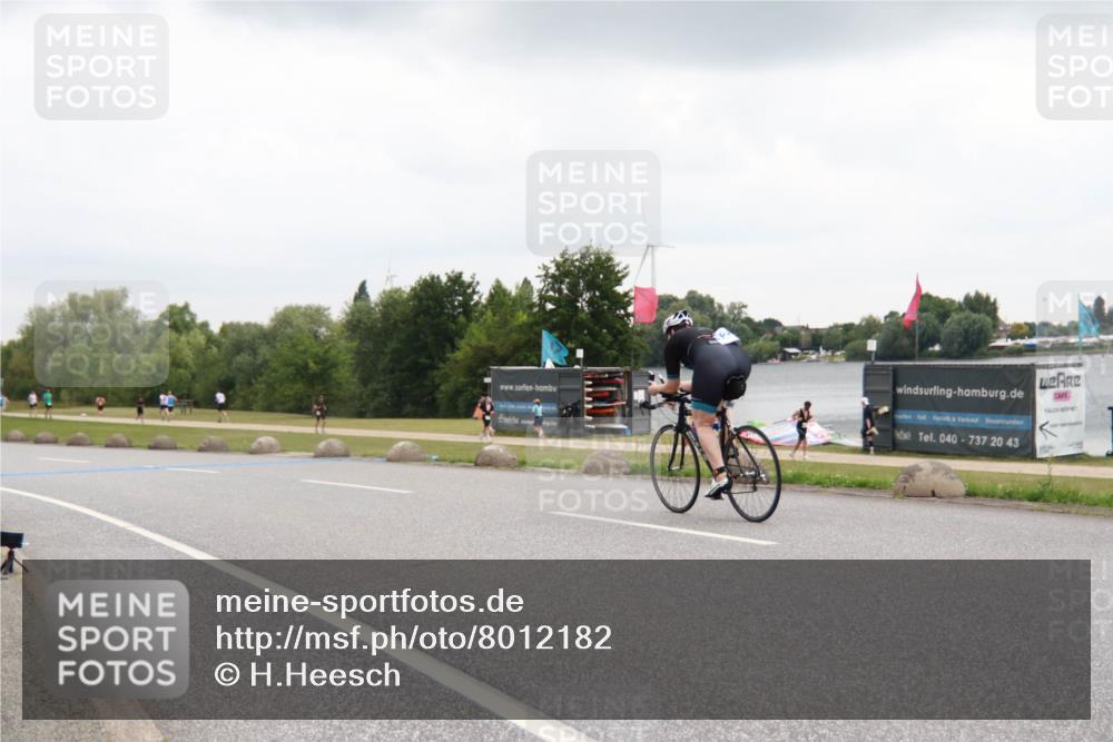 21.06.2025 - 27. Vierlanden-Triathlon H.Heesch http://msf.ph/oto/8012182 15.06.2025 13:17:44 Radfahren 1224 meine-sportfotos.de
