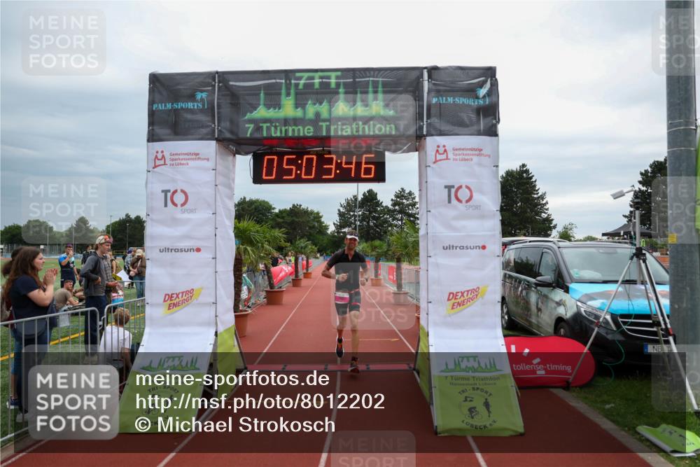 15.06.2025 - 7 Türme Triathlon Michael Strokosch http://msf.ph/oto/8012202 15.06.2025 15:03:46 Ziel 247 meine-sportfotos.de