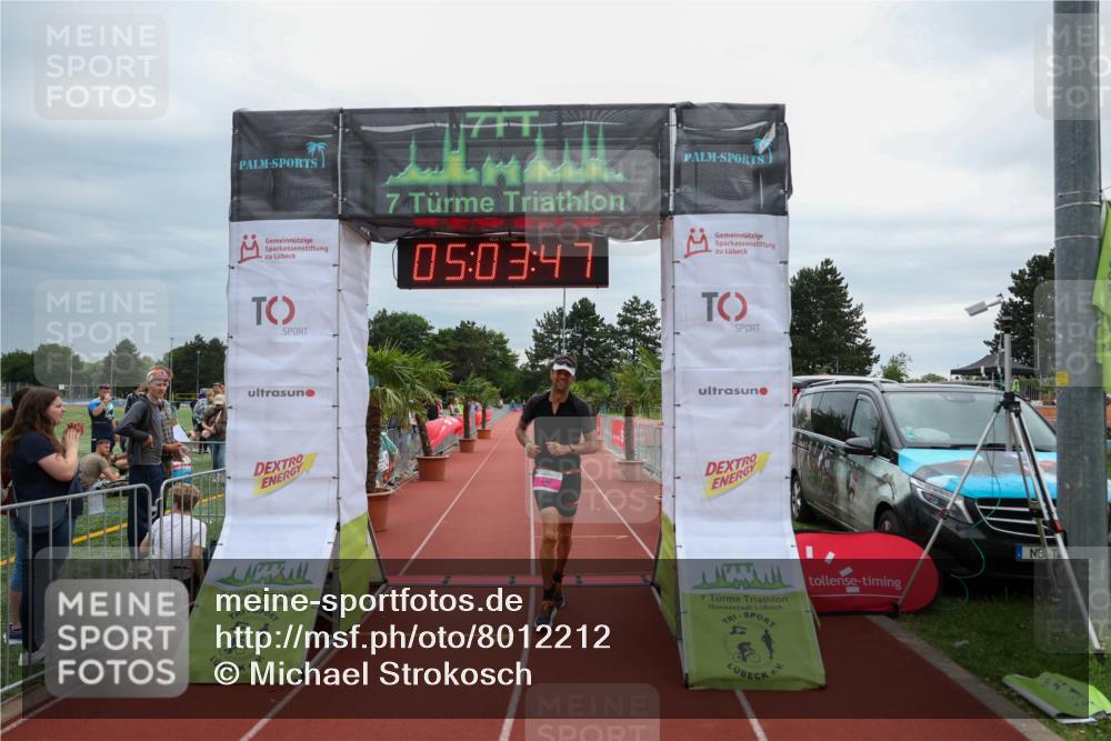 15.06.2025 - 7 Türme Triathlon Michael Strokosch http://msf.ph/oto/8012212 15.06.2025 15:03:46 Ziel 247 meine-sportfotos.de