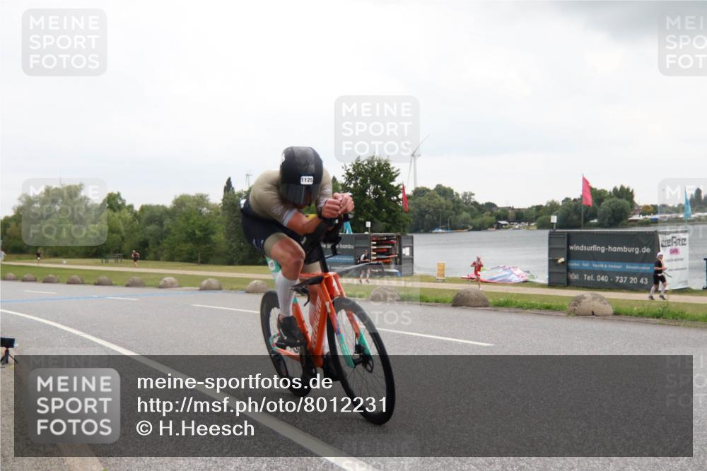 21.06.2025 - 27. Vierlanden-Triathlon H.Heesch http://msf.ph/oto/8012231 15.06.2025 13:19:45 Radfahren 1125 meine-sportfotos.de