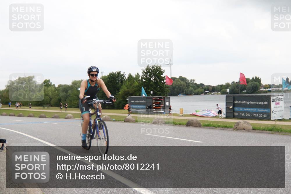 21.06.2025 - 27. Vierlanden-Triathlon H.Heesch http://msf.ph/oto/8012241 15.06.2025 13:20:08 Radfahren 892 meine-sportfotos.de