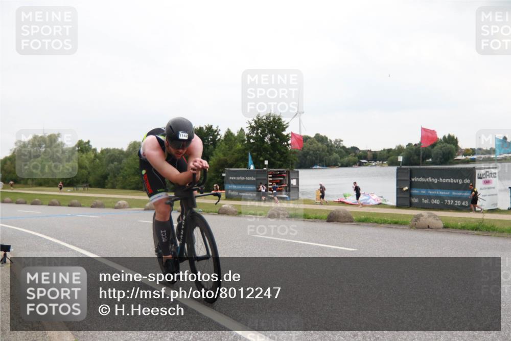 21.06.2025 - 27. Vierlanden-Triathlon H.Heesch http://msf.ph/oto/8012247 15.06.2025 13:20:56 Radfahren 1142 meine-sportfotos.de