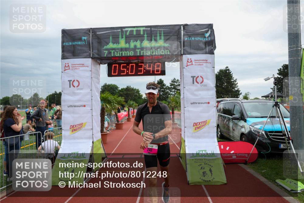 15.06.2025 - 7 Türme Triathlon Michael Strokosch http://msf.ph/oto/8012248 15.06.2025 15:03:47 Ziel 247 meine-sportfotos.de