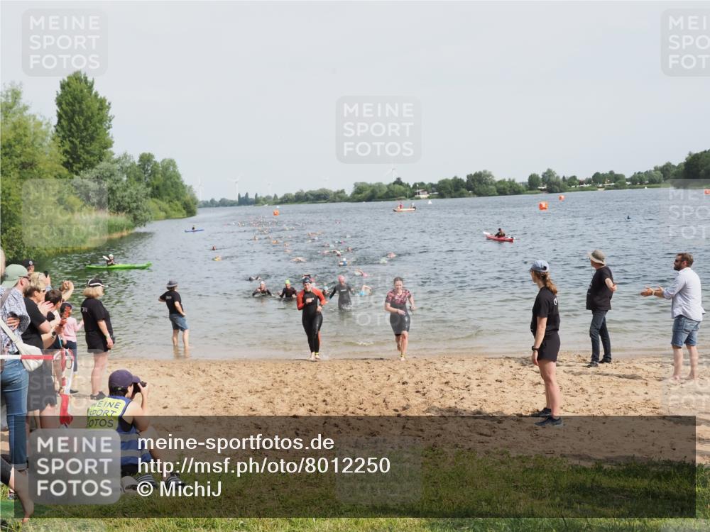 21.06.2025 - 27. Vierlanden-Triathlon MichiJ http://msf.ph/oto/8012250 15.06.2026 10:14:42 Schwimmen 546, 559, 608, 609, 615 meine-sportfotos.de
