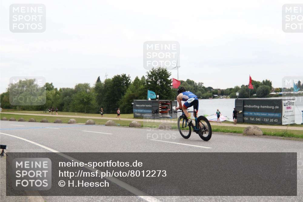 21.06.2025 - 27. Vierlanden-Triathlon H.Heesch http://msf.ph/oto/8012273 15.06.2025 13:22:53 Radfahren 1284 meine-sportfotos.de