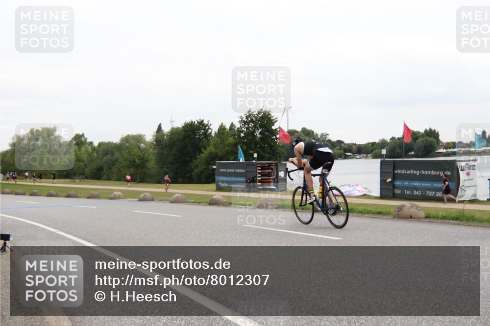 21.06.2025 - 27. Vierlanden-Triathlon H.Heesch http://msf.ph/oto/8012307 15.06.2025 13:23:33 Radfahren 1279 meine-sportfotos.de