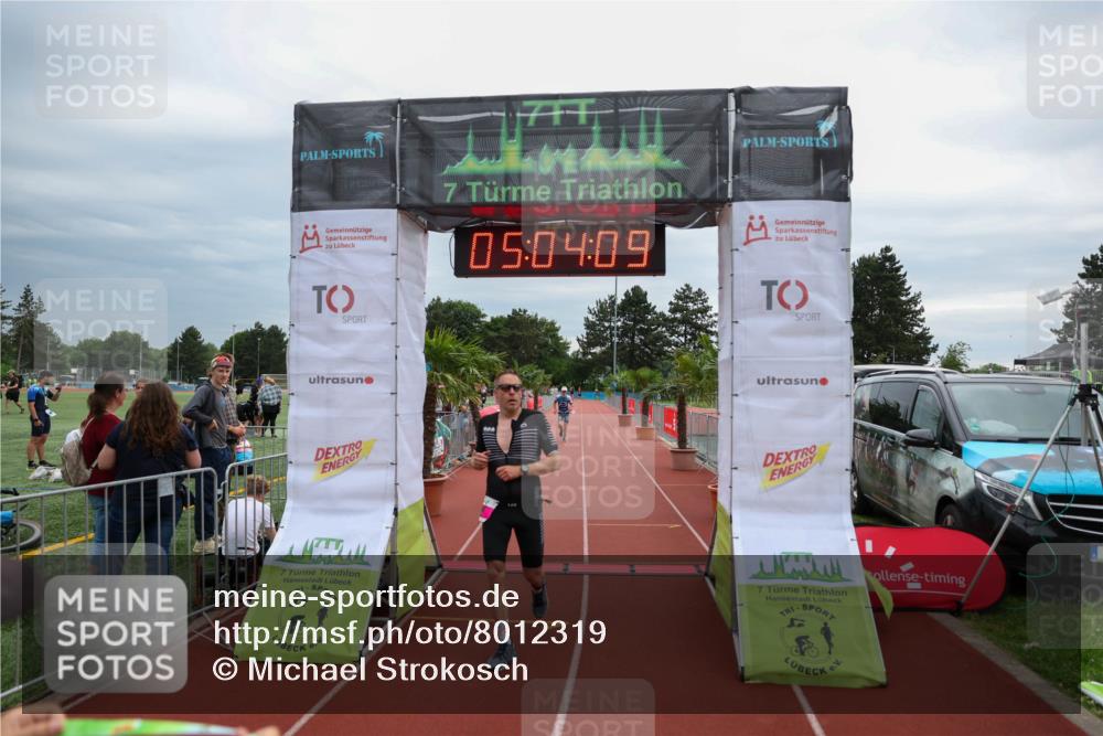 15.06.2025 - 7 Türme Triathlon Michael Strokosch http://msf.ph/oto/8012319 15.06.2025 15:04:09 Ziel 256, 299 meine-sportfotos.de