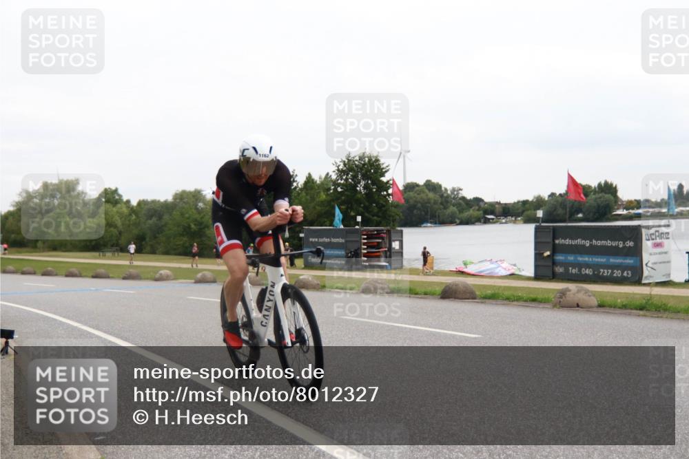 21.06.2025 - 27. Vierlanden-Triathlon H.Heesch http://msf.ph/oto/8012327 15.06.2025 13:23:49 Radfahren 1145, 1162 meine-sportfotos.de