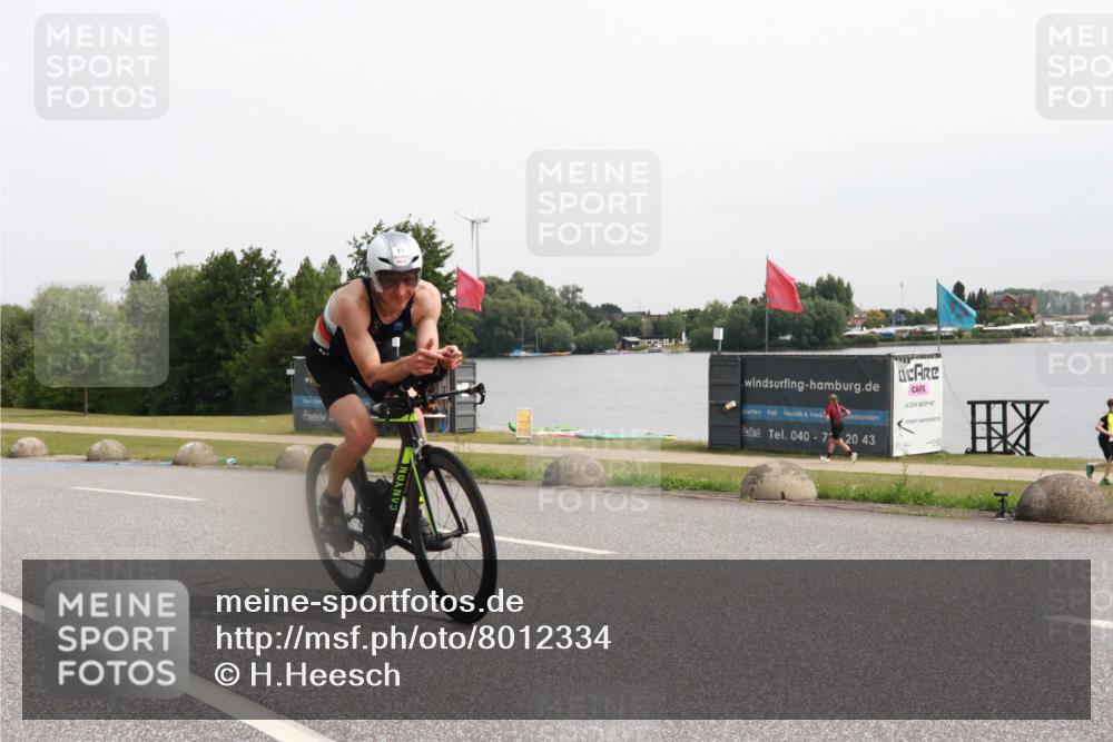 15.06.2025 - 27. Vierlanden-Triathlon H.Heesch http://msf.ph/oto/8012334 15.06.2025 11:07:22 Radfahren 11 meine-sportfotos.de