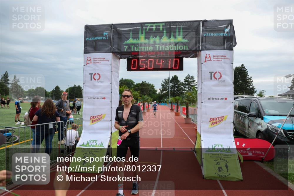 15.06.2025 - 7 Türme Triathlon Michael Strokosch http://msf.ph/oto/8012337 15.06.2025 15:04:09 Ziel 256, 299 meine-sportfotos.de
