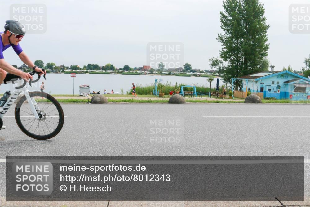 15.06.2025 - 27. Vierlanden-Triathlon H.Heesch http://msf.ph/oto/8012343 15.06.2025 11:06:29 Radfahren 5, 128, 539 meine-sportfotos.de
